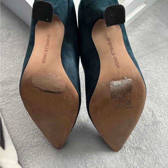 Elegant Green Suede Women's Pumps - Picture 5 of 5